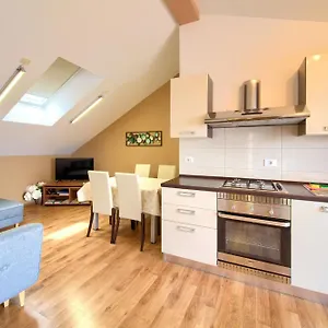 Val Apartment
