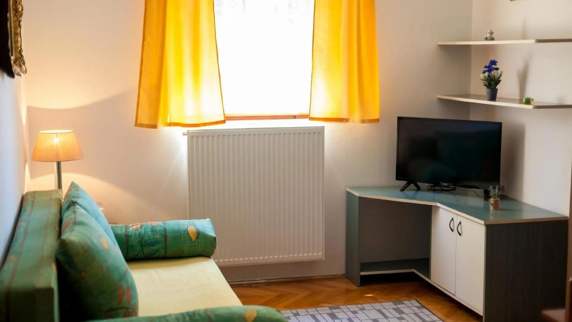 Apartment Ferienwohnung Fuer 2 Personen Ca 36 Qm In Njivice, Kvarner Bucht Krk