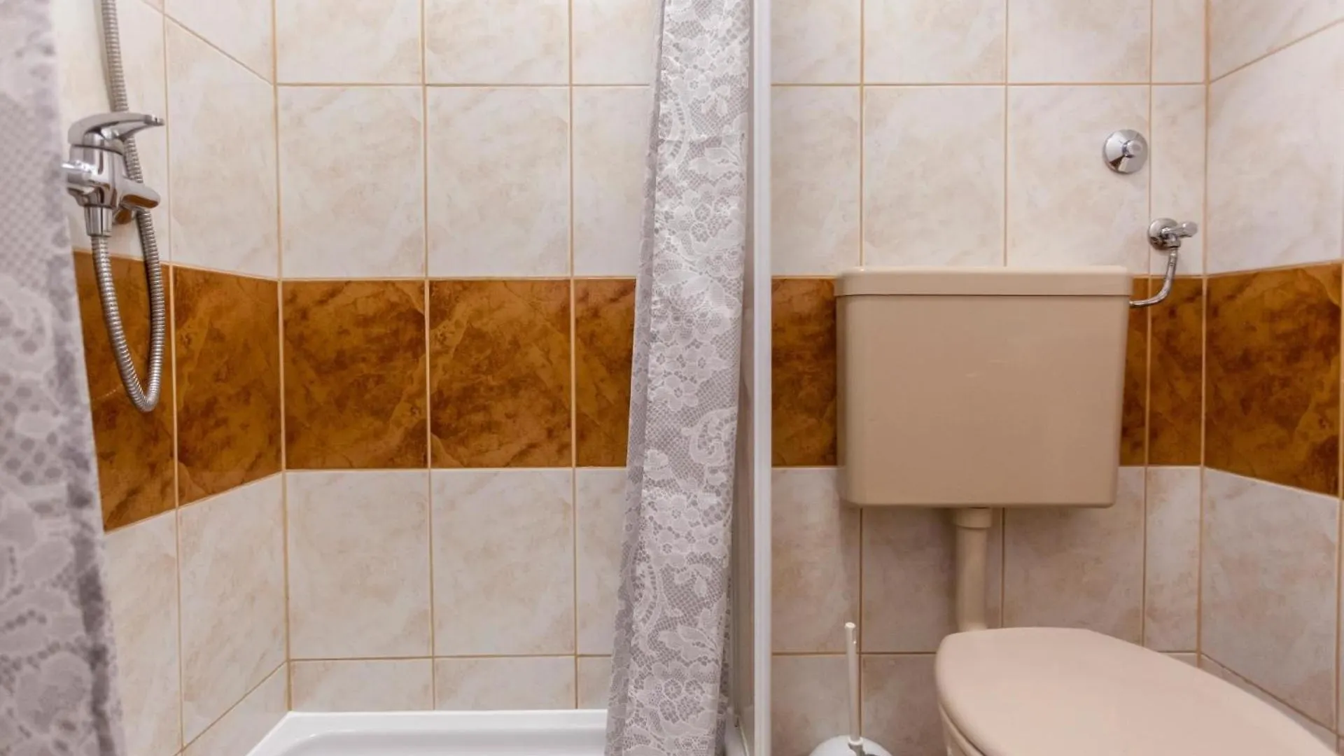 Apartment Ferienwohnung Fuer 2 Personen Ca 36 Qm In Njivice, Kvarner Bucht Krk